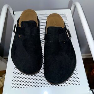 Universal Thread Clogs